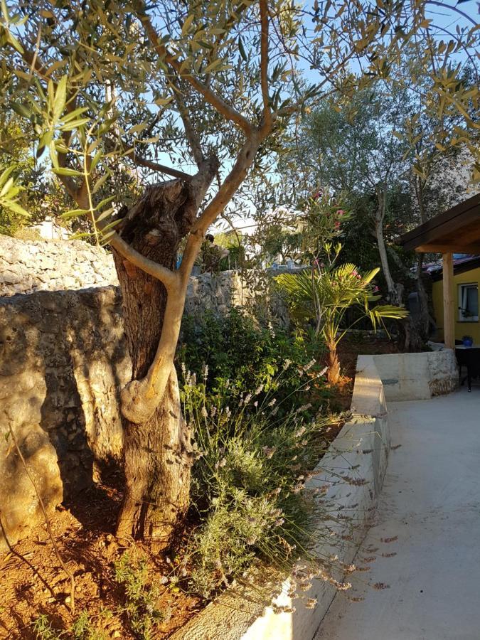 Apartmani Ljerka Malinska Exterior foto