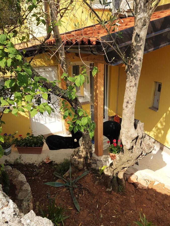 Apartmani Ljerka Malinska Exterior foto