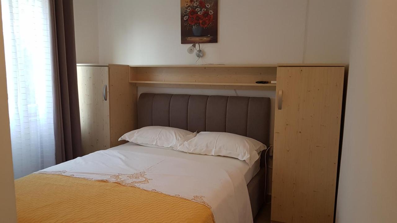 Apartmani Ljerka Malinska Exterior foto