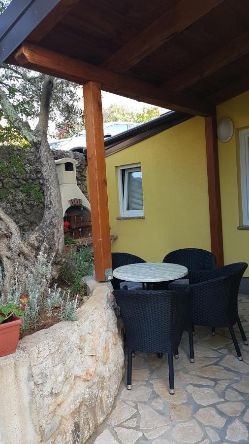 Apartmani Ljerka Malinska Exterior foto