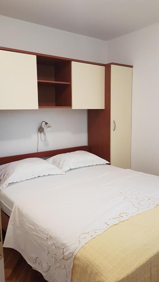 Apartmani Ljerka Malinska Exterior foto