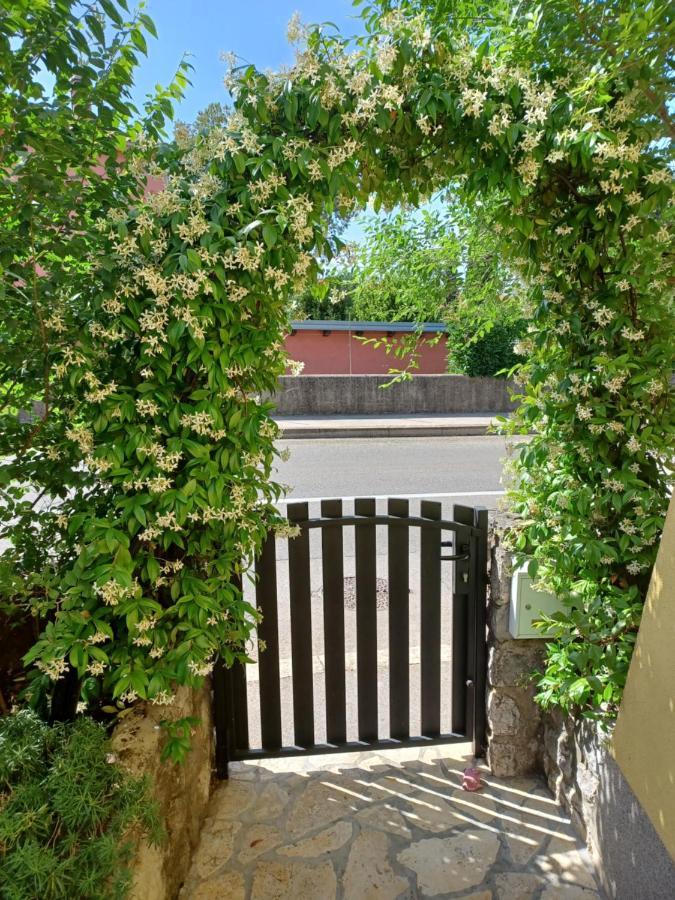 Apartmani Ljerka Malinska Exterior foto